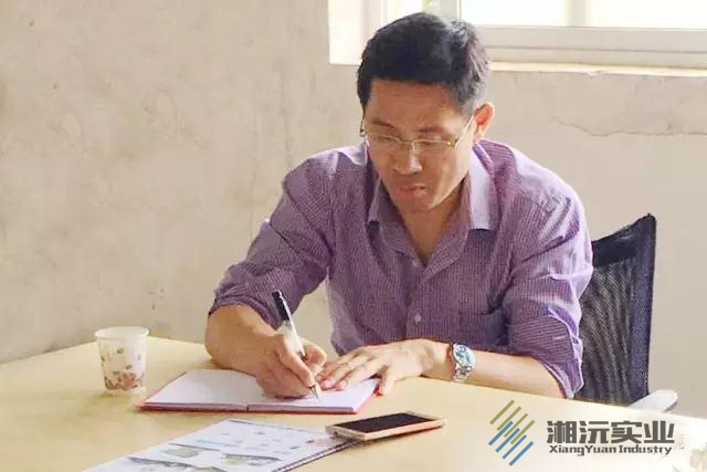 常德湘沅實(shí)業(yè)有限公司,常德垂直垃圾壓縮站,地埋式垃圾壓縮站,電動(dòng)人力斗車(chē),電動(dòng)三輪高壓清運車(chē),電動(dòng)助力拉車(chē)